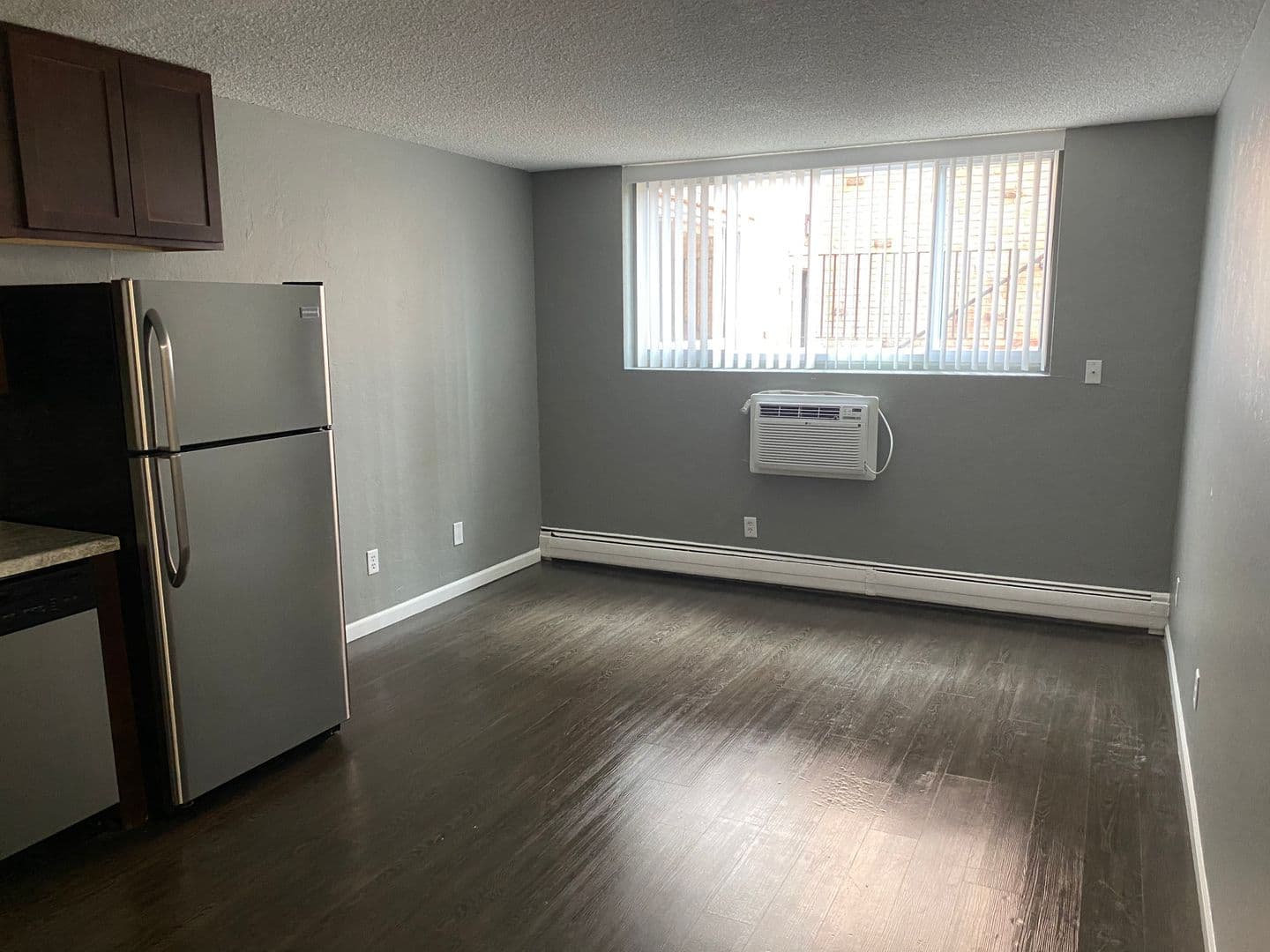 Minneapolis Apartment: 2107 21st Ave South