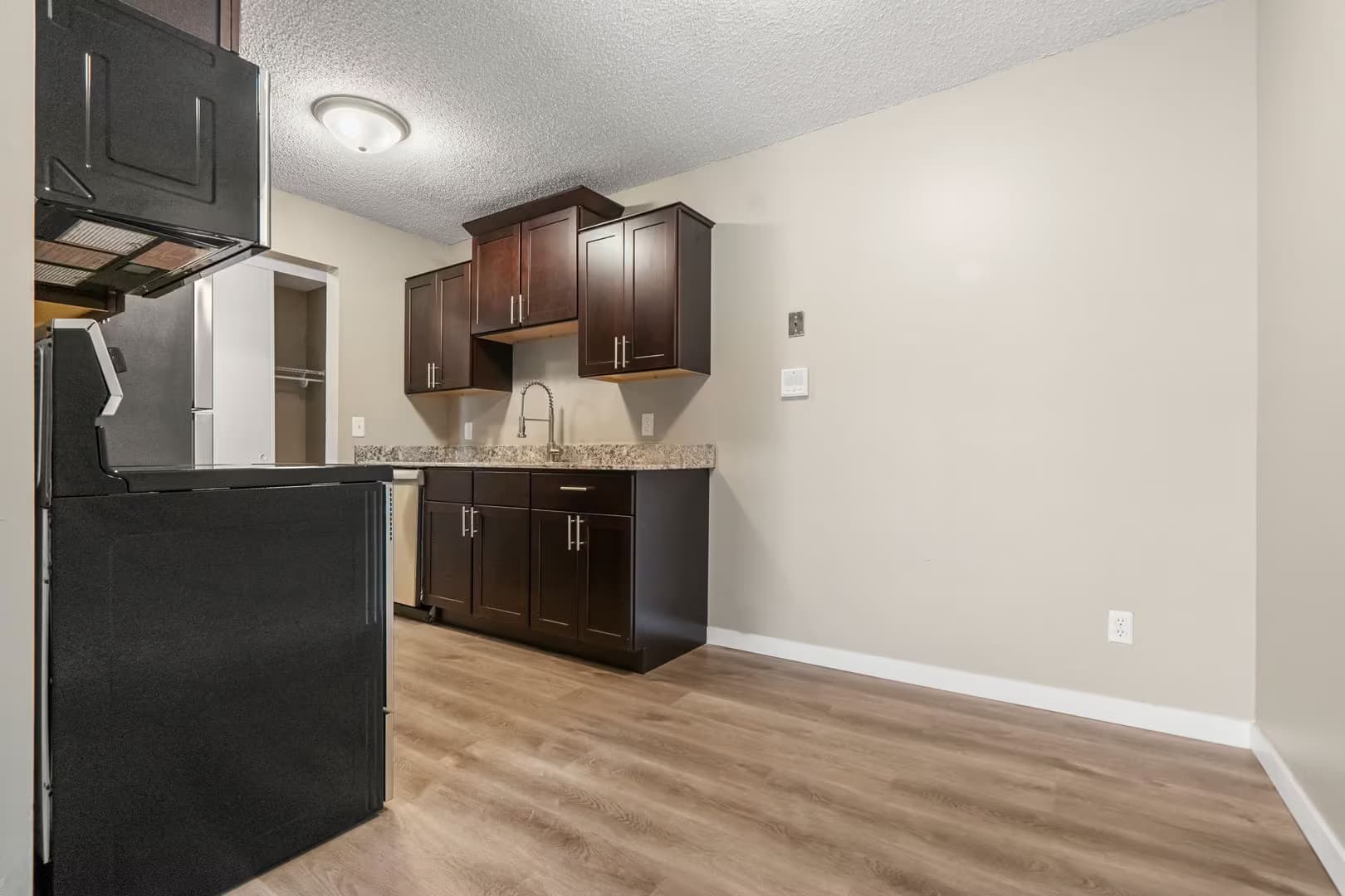 New Hope Apartment: 5555 Zealand Avenue