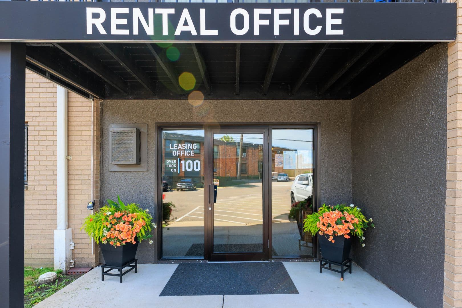 Saint Louis Park Apartment: 2524 Highway 100 S