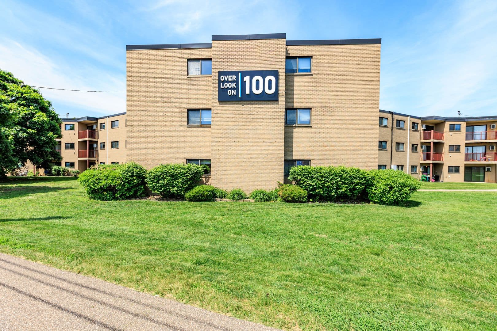Saint Louis Park Apartment: 2524 Highway 100 S
