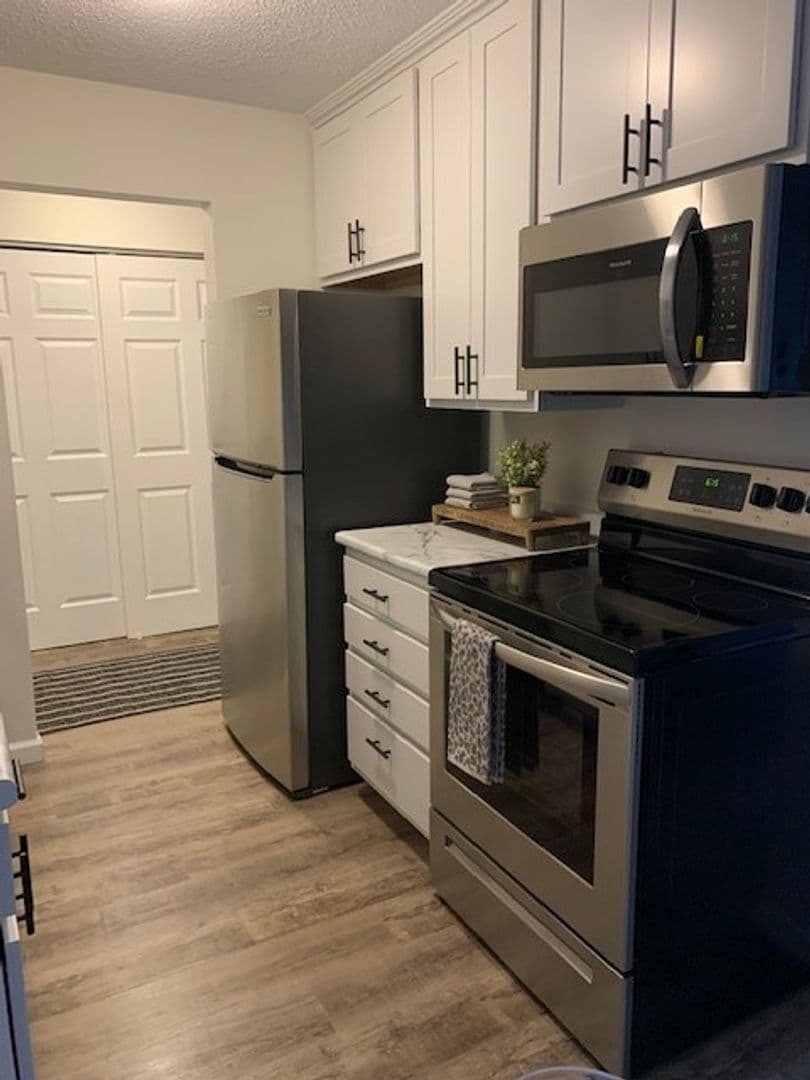 Mounds View Apartment: Leasing Office Address: