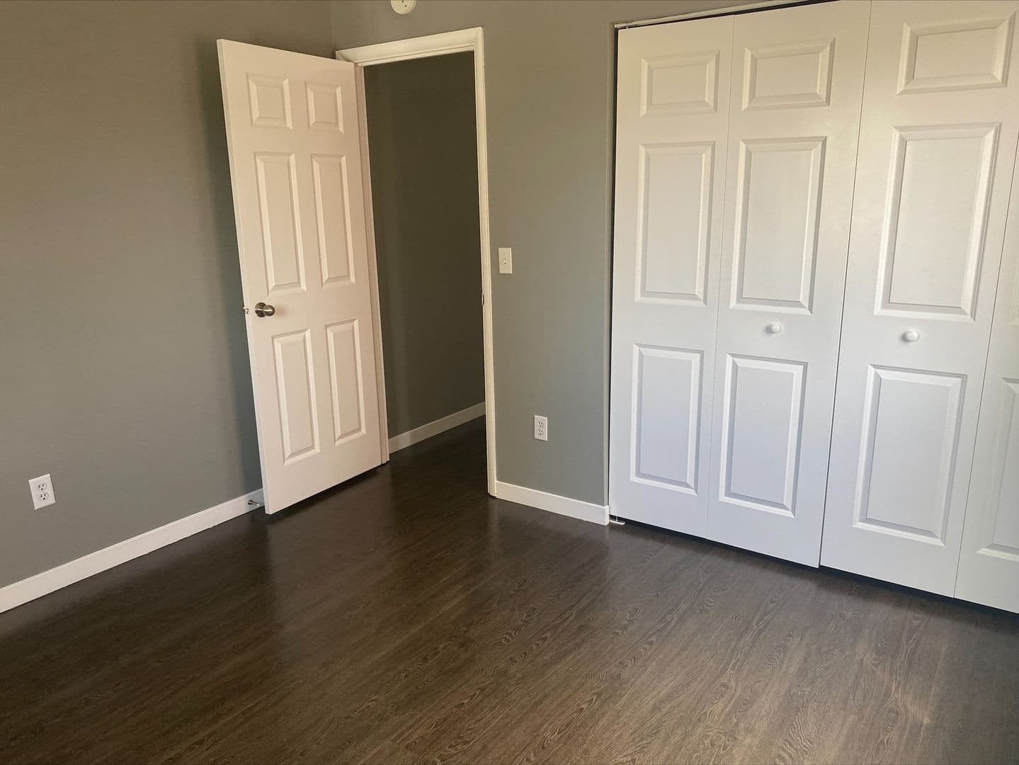 Minneapolis Apartment: 2107 21st Ave South