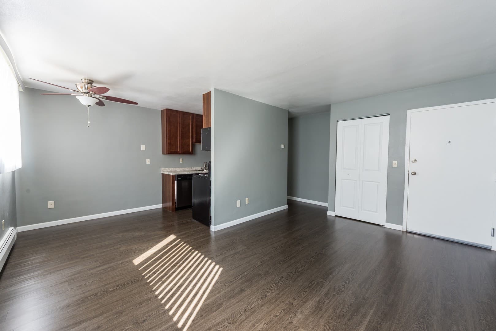 Minneapolis Apartment: 2107 21st Ave South