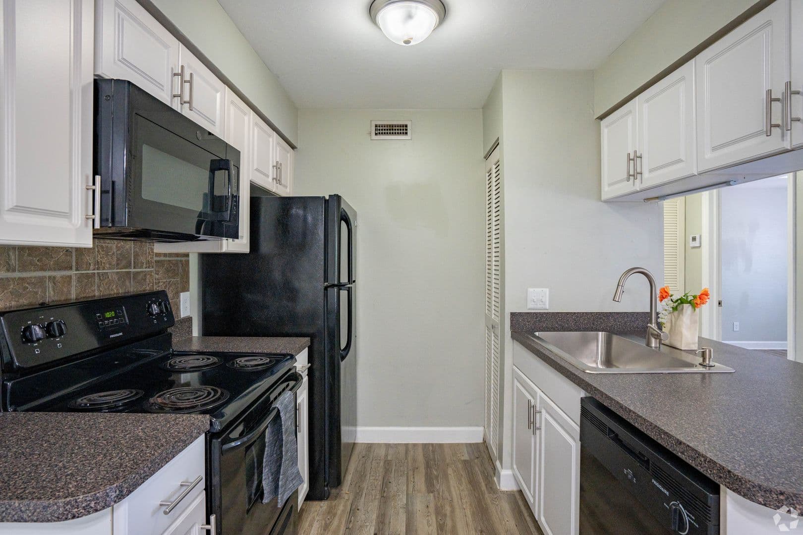 Fort Myers Apartment: 7334-7371 Pinnacle Pines Drive