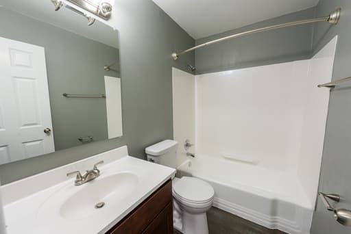 Minneapolis Apartment: 2107 21st Ave South