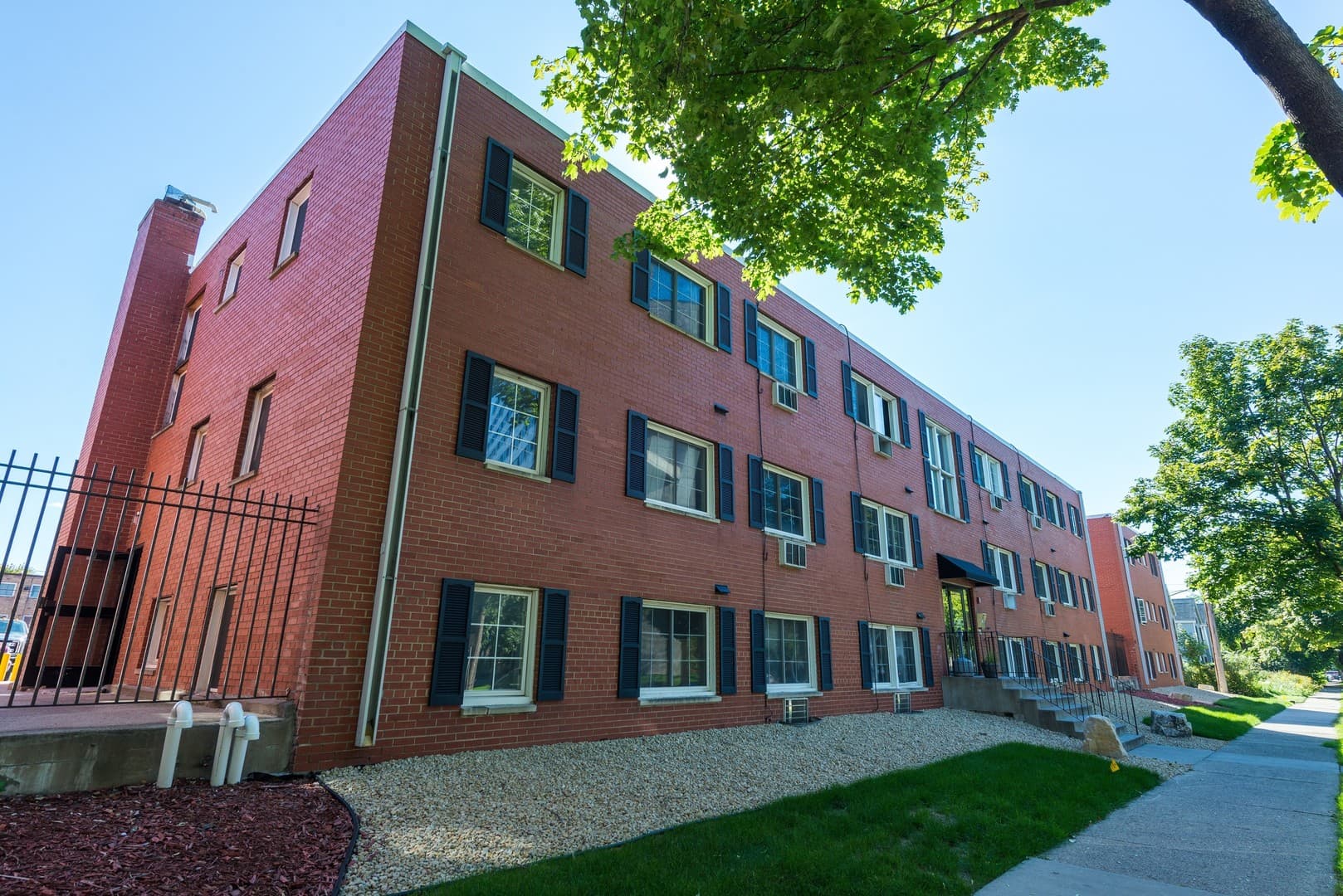 Minneapolis Apartment: 2107 21st Ave South