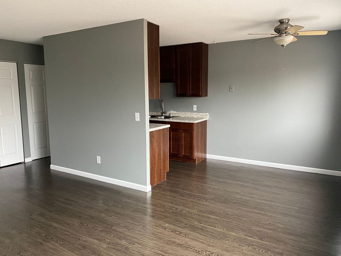 Minneapolis Apartment: 2107 21st Ave South