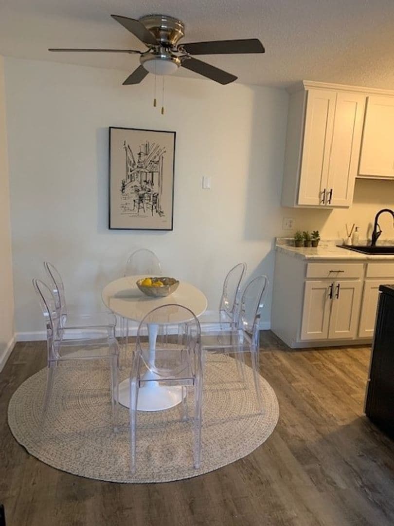 Mounds View Apartment: Leasing Office Address: