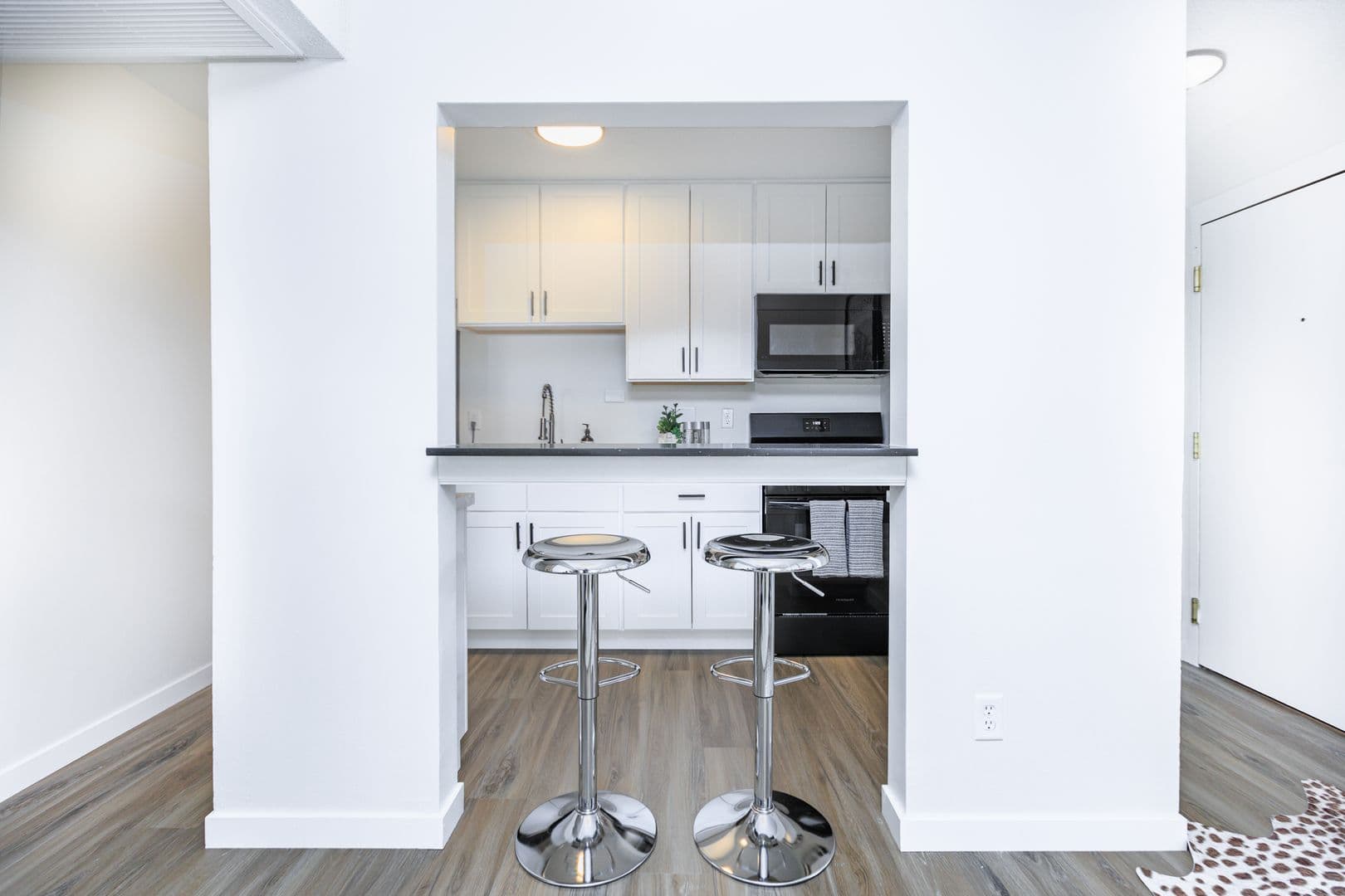 Saint Louis Park Apartment: 2524 Highway 100 S