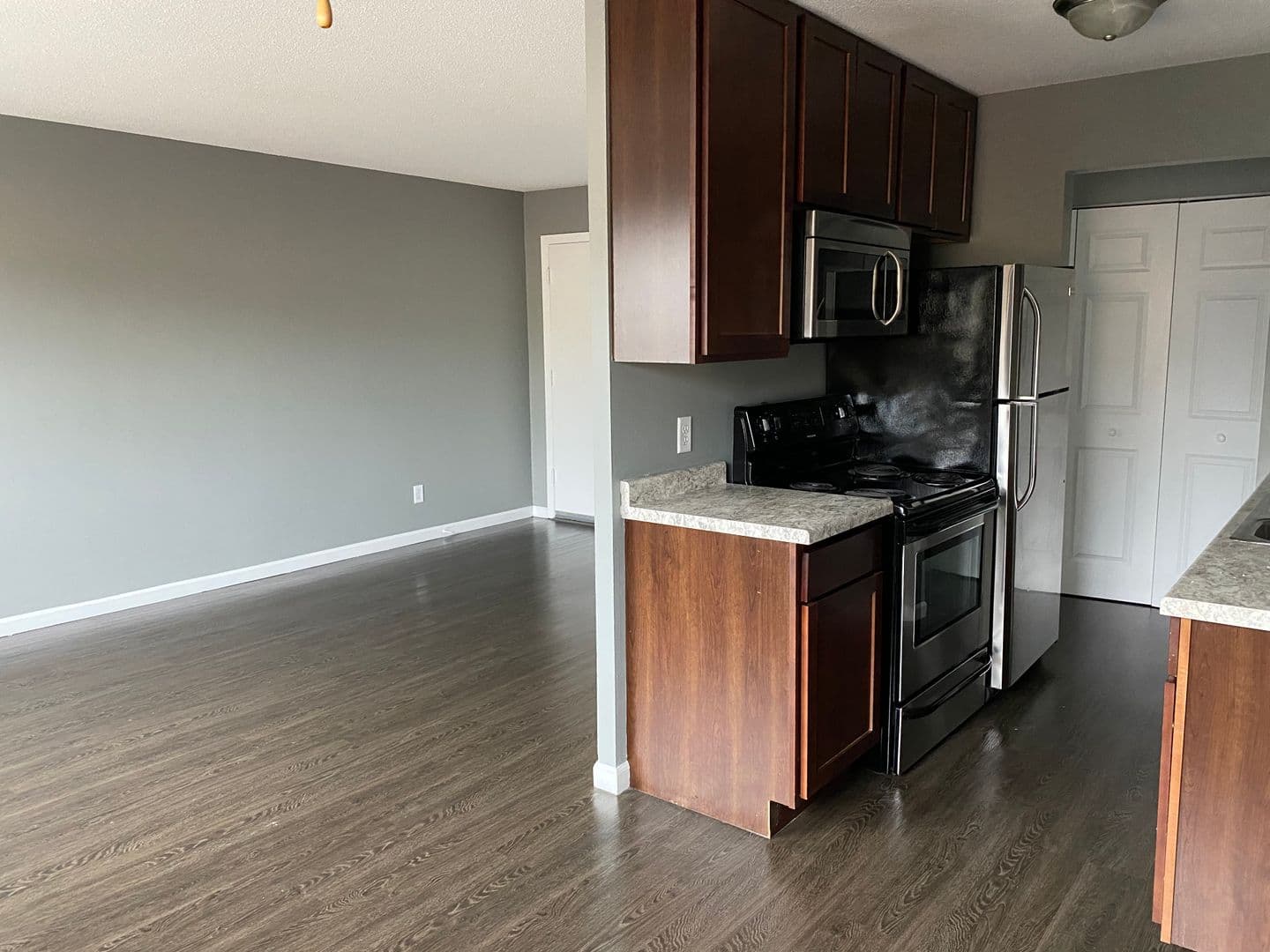 Minneapolis Apartment: 2107 21st Ave South