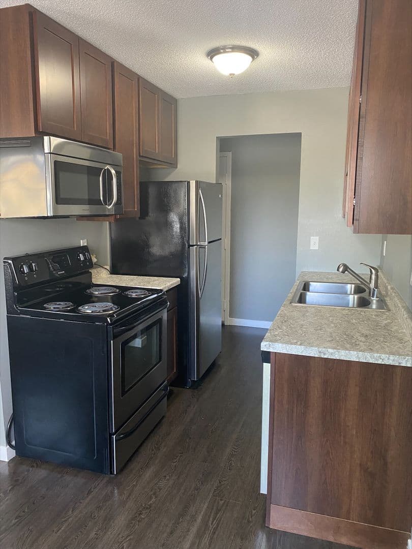 Minneapolis Apartment: 2107 21st Ave South