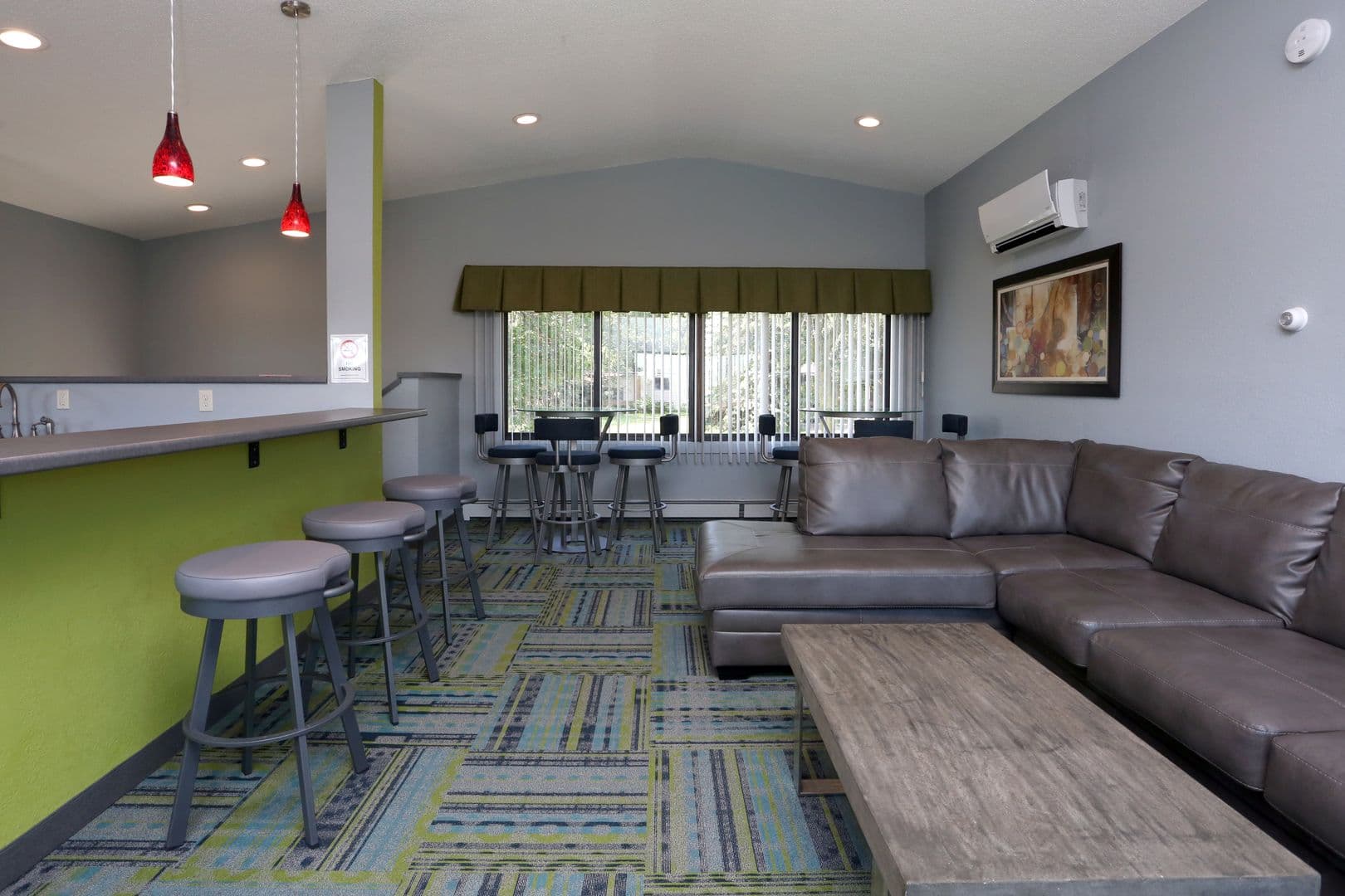 New Hope Apartment: 7700 49th Avenue N