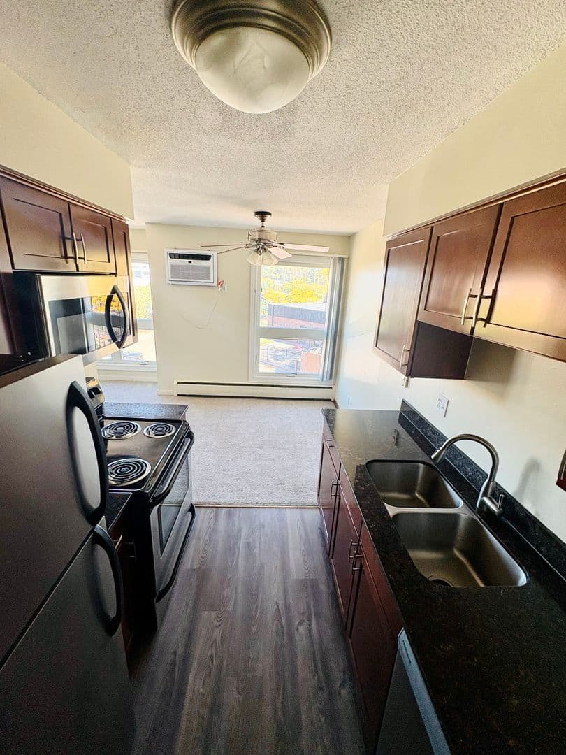 Saint Louis Park Apartment: 2480 MN-100
