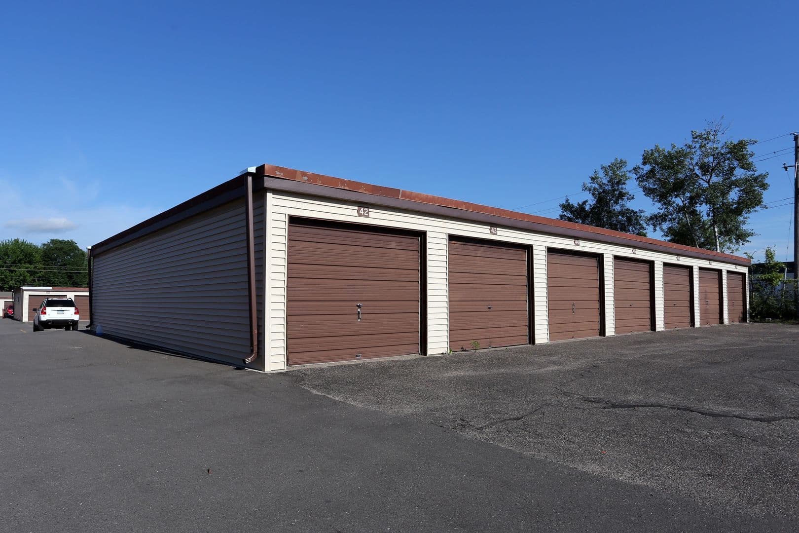 New Hope Apartment: 7700 49th Avenue N