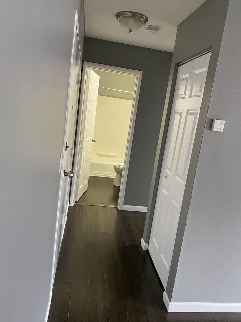 Minneapolis Apartment: 2107 21st Ave South
