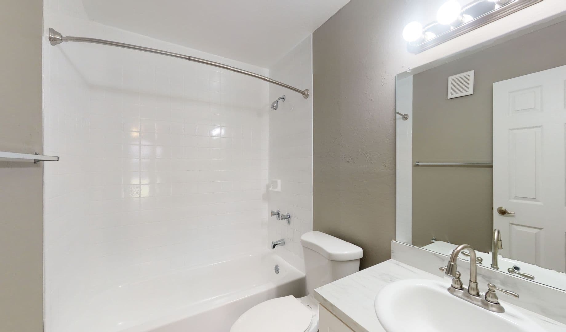 Fort Myers Apartment: 7334-7371 Pinnacle Pines Drive