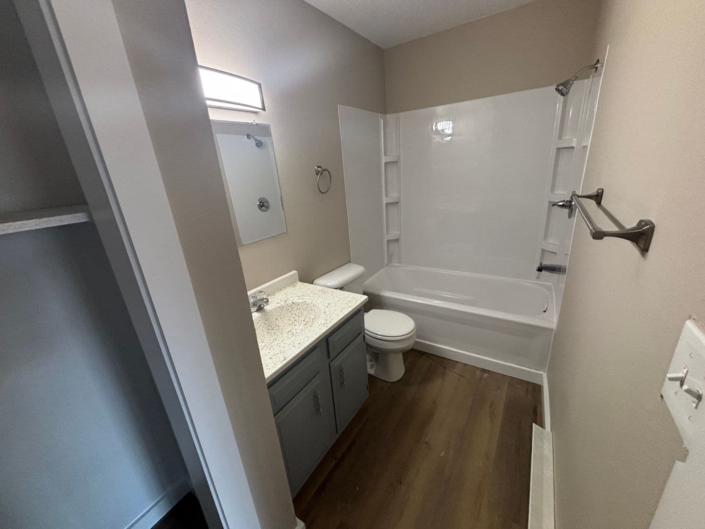 Carroll Apartment: 512 E 18th St