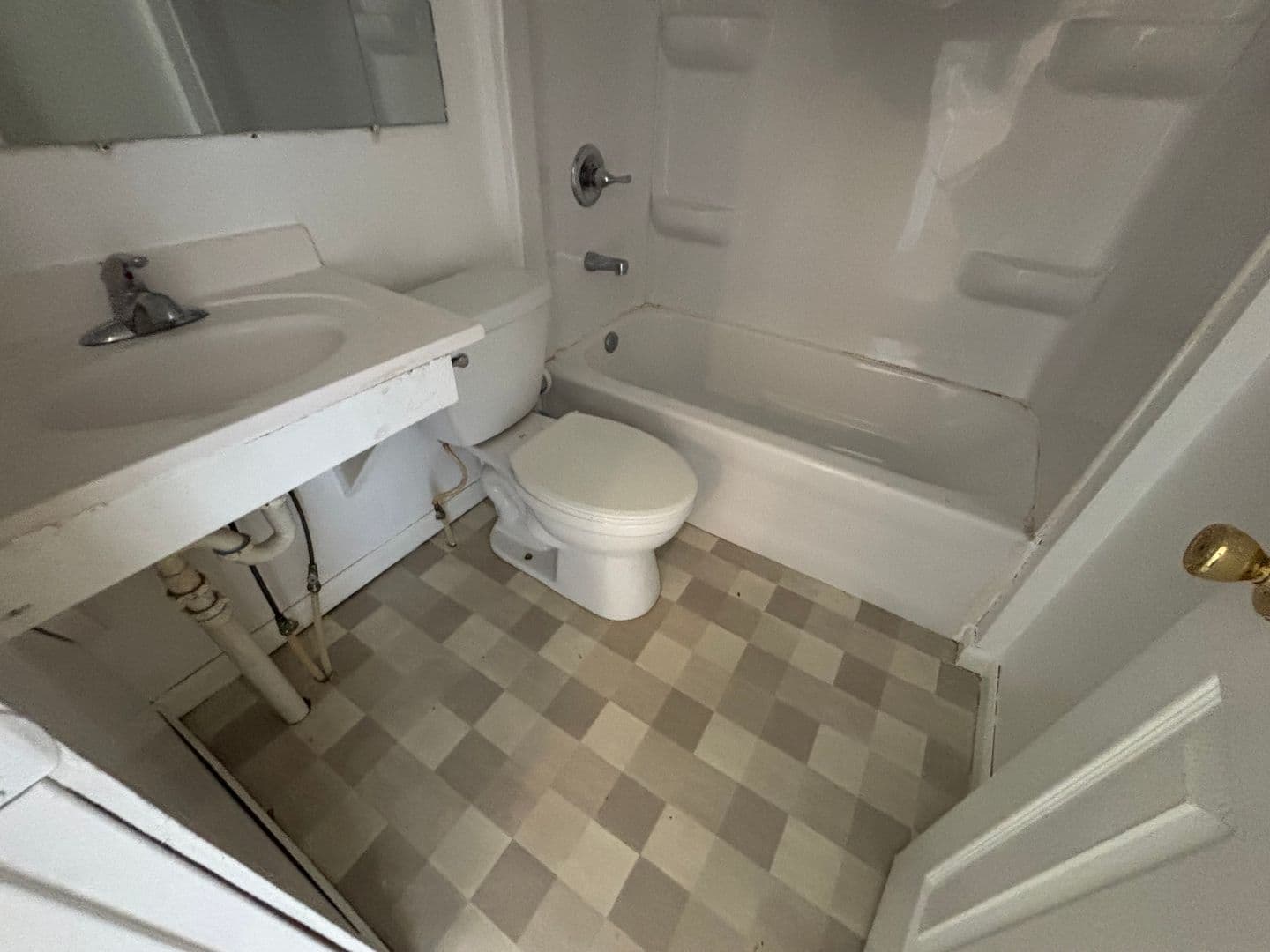 Sioux City Apartment: 218 Kansas St