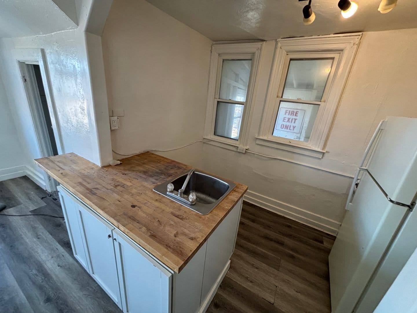 Sioux City Apartment: 218 Kansas St