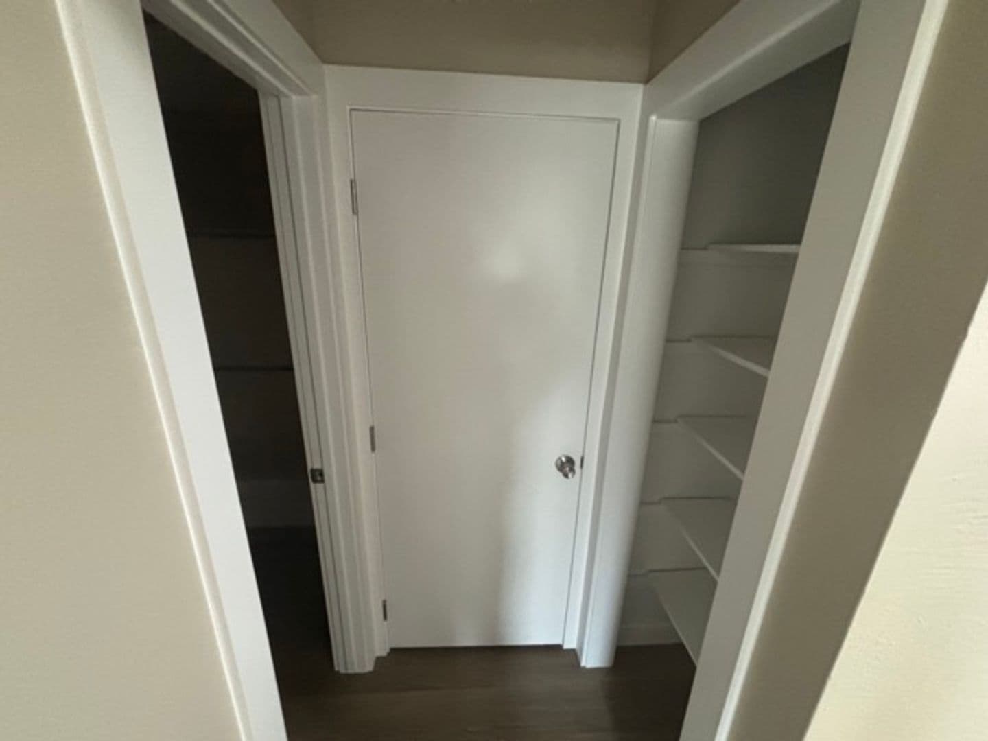 Carroll Apartment: 526 E 18th St