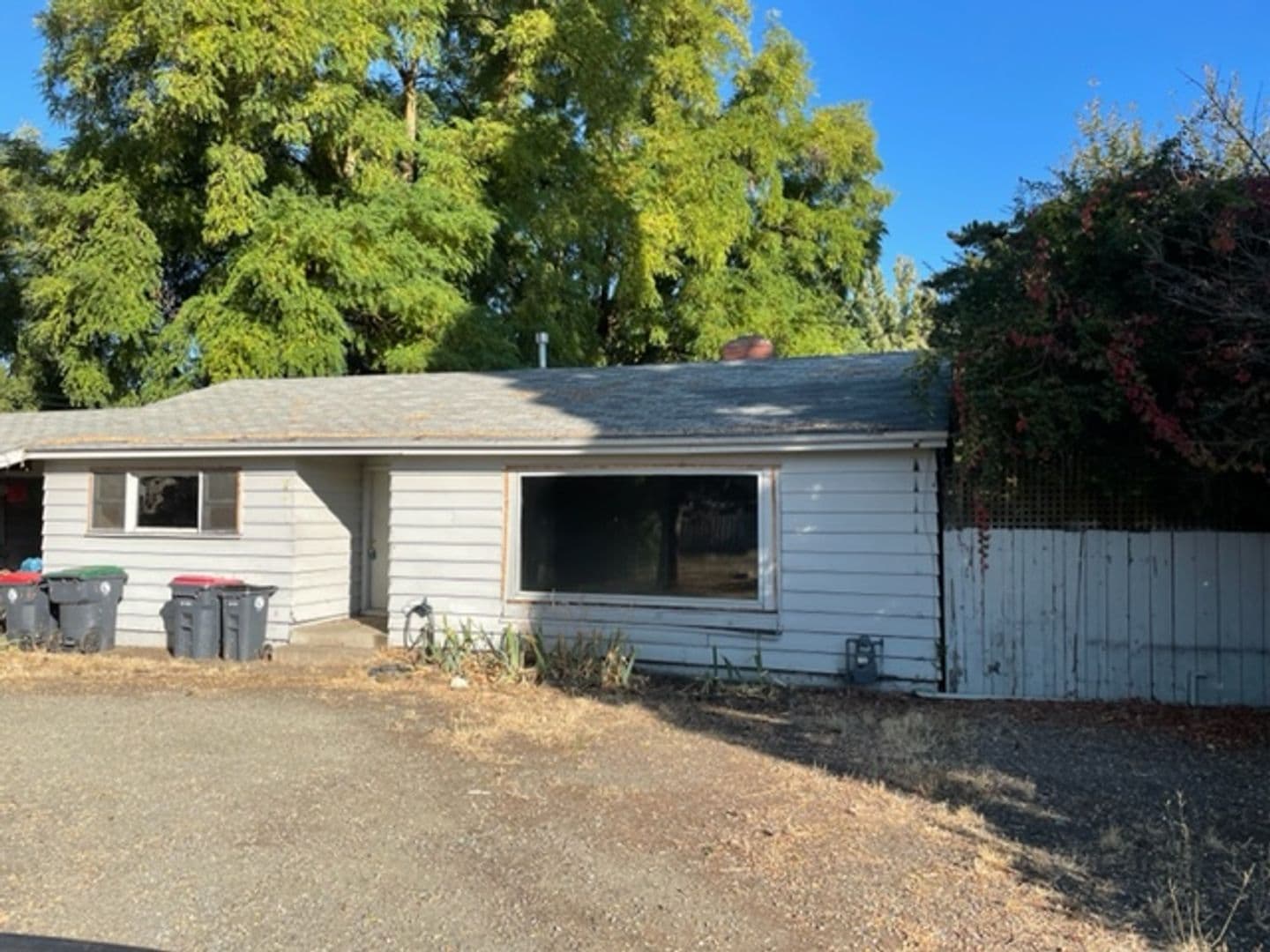 Medford Apartment: 871/871.5 Swing Lane