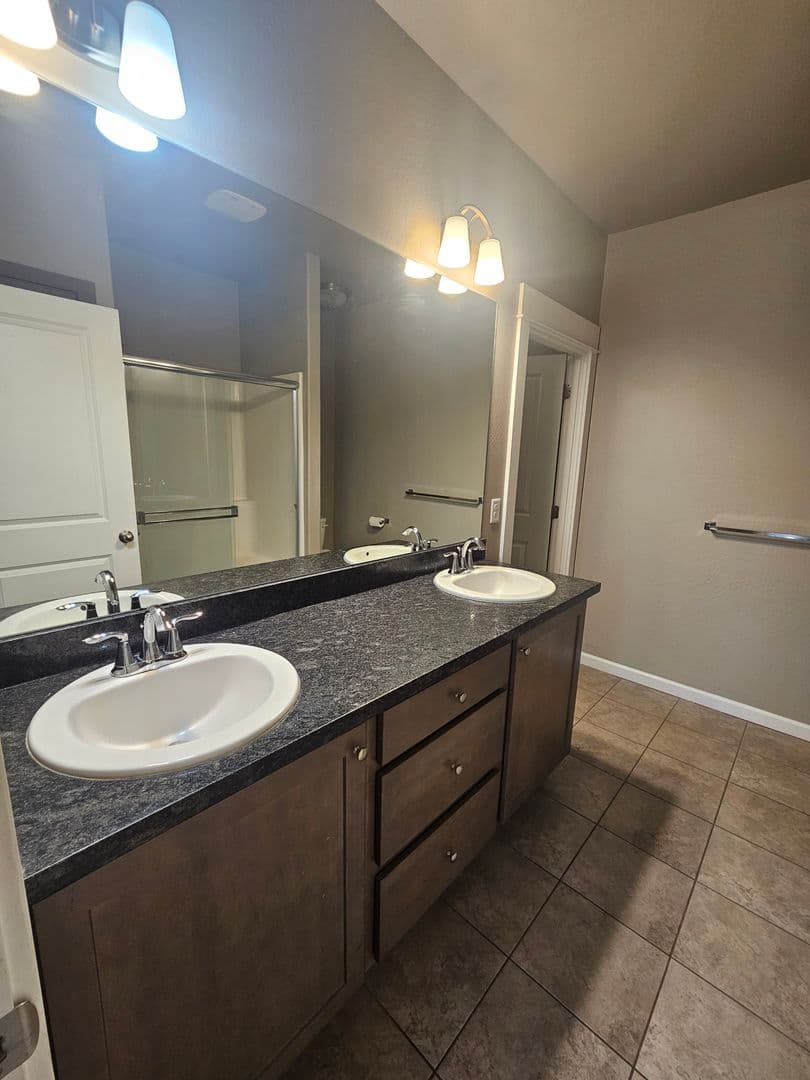 Medford Apartment: 3533 Juanipero Way