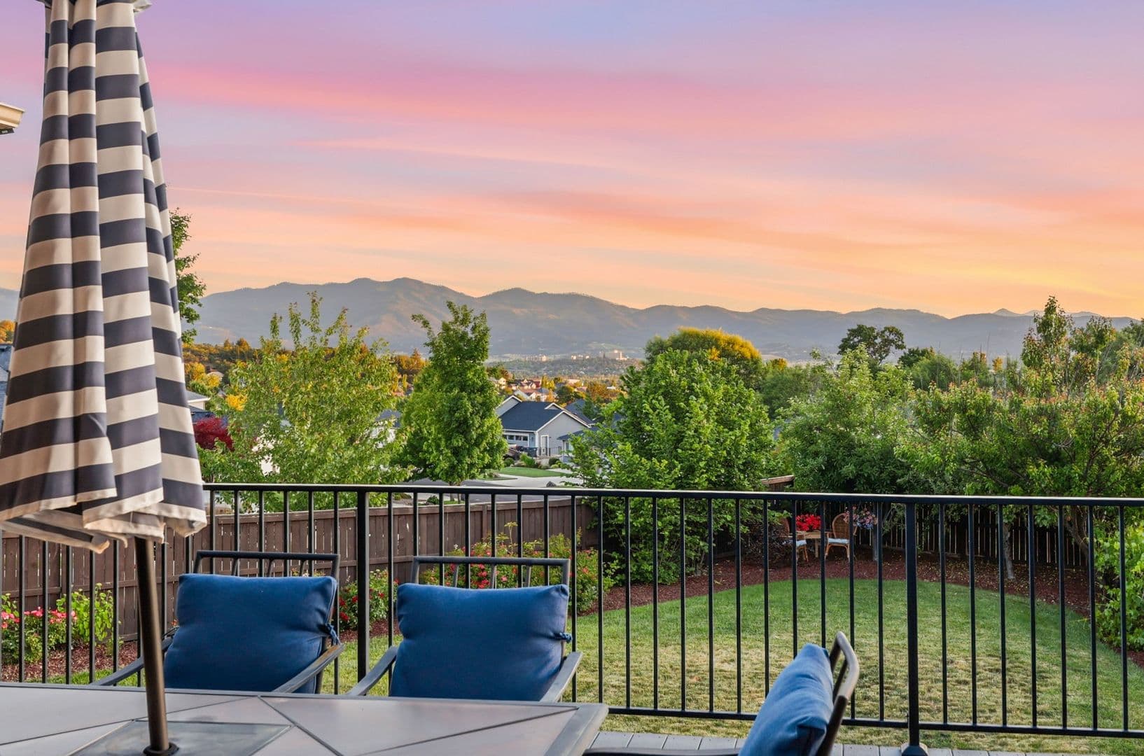 Medford House: 4432 Vista Pointe Drive