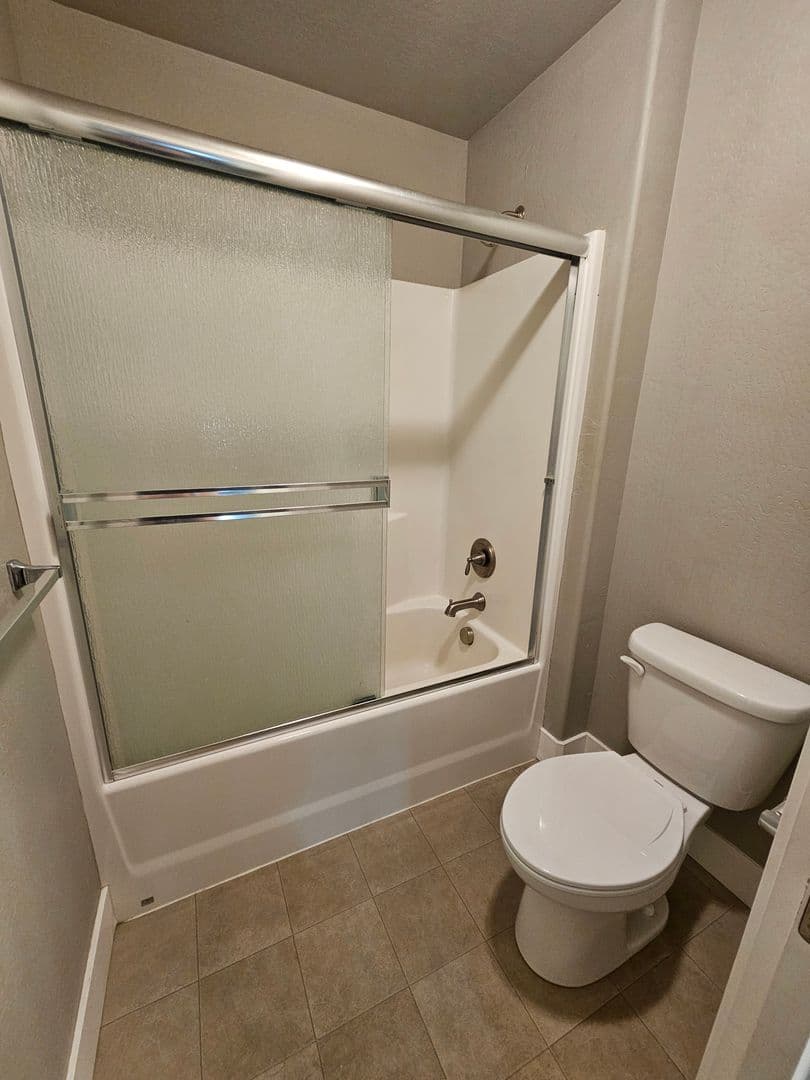 Central Point Apartment: 517/521 Gray Court