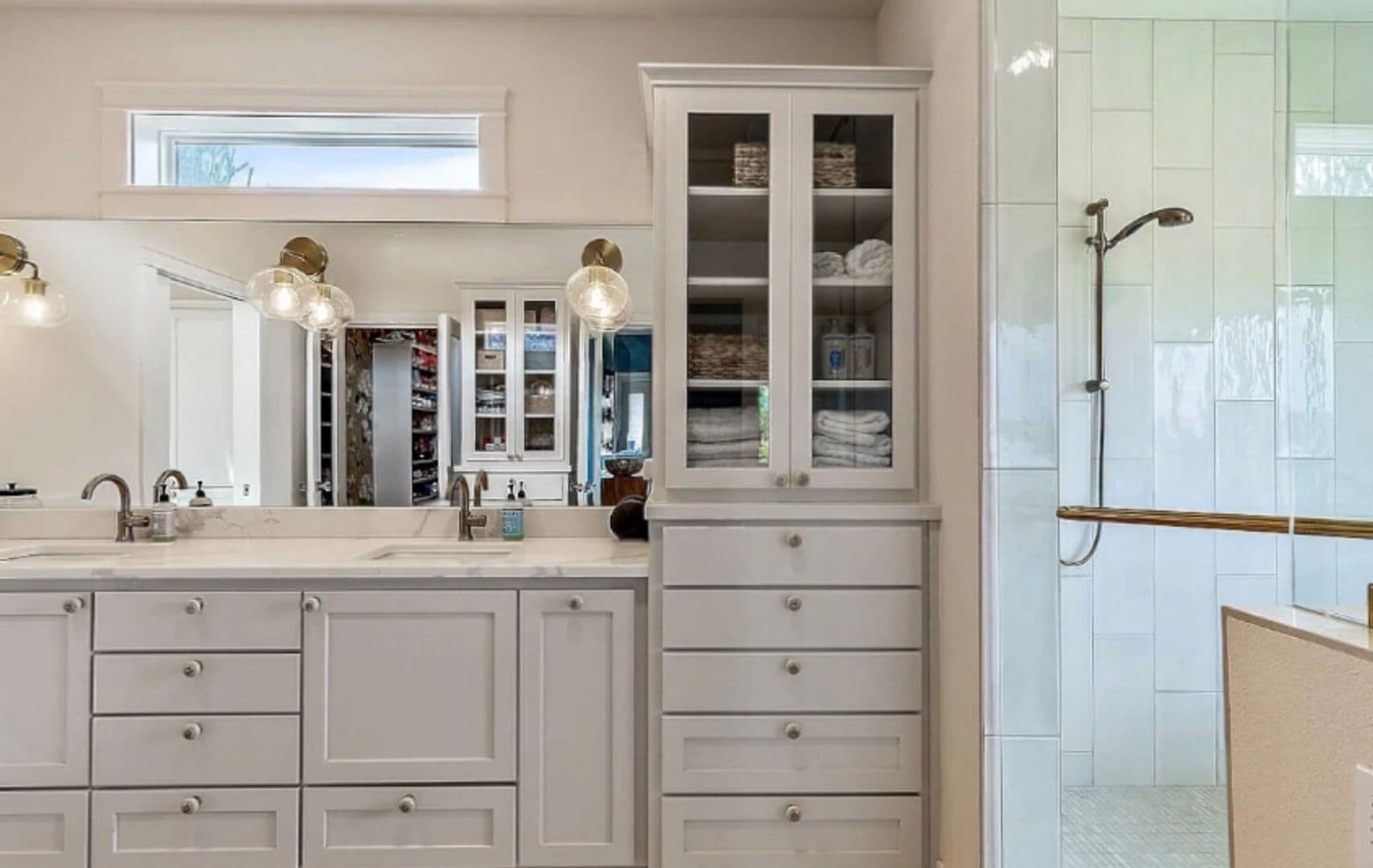 Medford House: 4432 Vista Pointe Drive