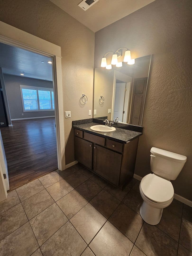 Medford Apartment: 3533 Juanipero Way