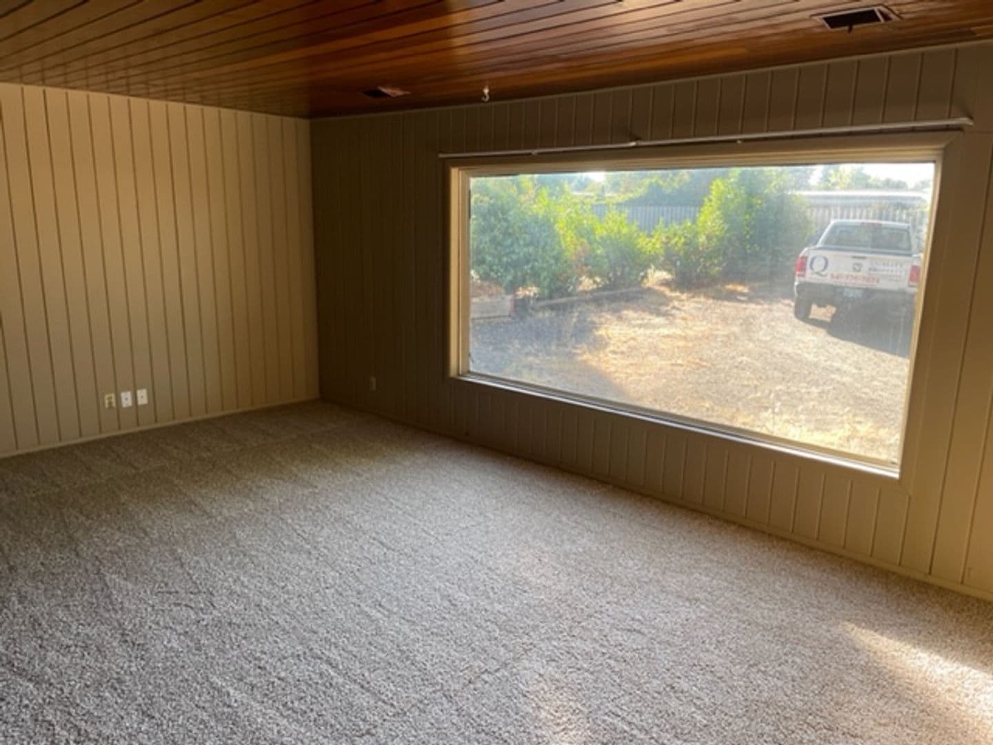 Medford Apartment: 871/871.5 Swing Lane