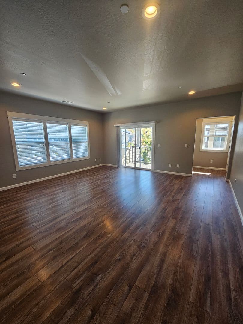 Medford Apartment: 3533 Juanipero Way