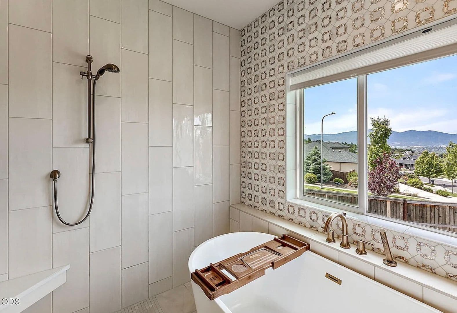 Medford House: 4432 Vista Pointe Drive