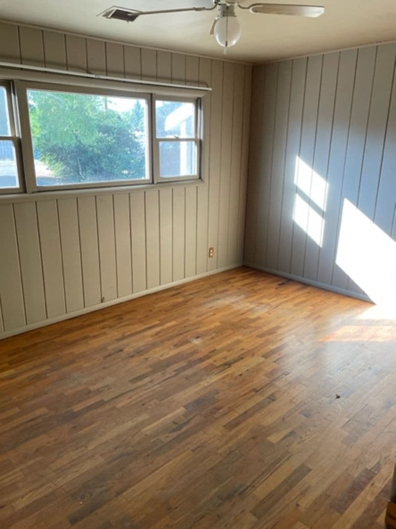Medford Apartment: 871/871.5 Swing Lane
