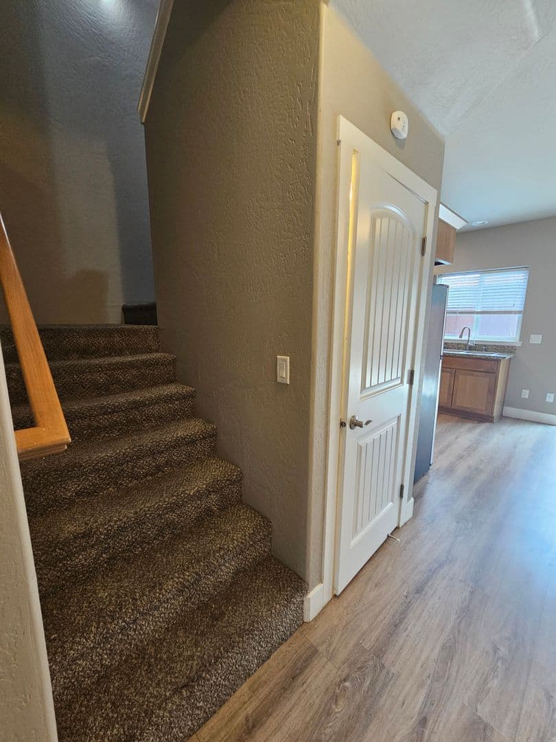 Central Point Apartment: 517/521 Gray Court