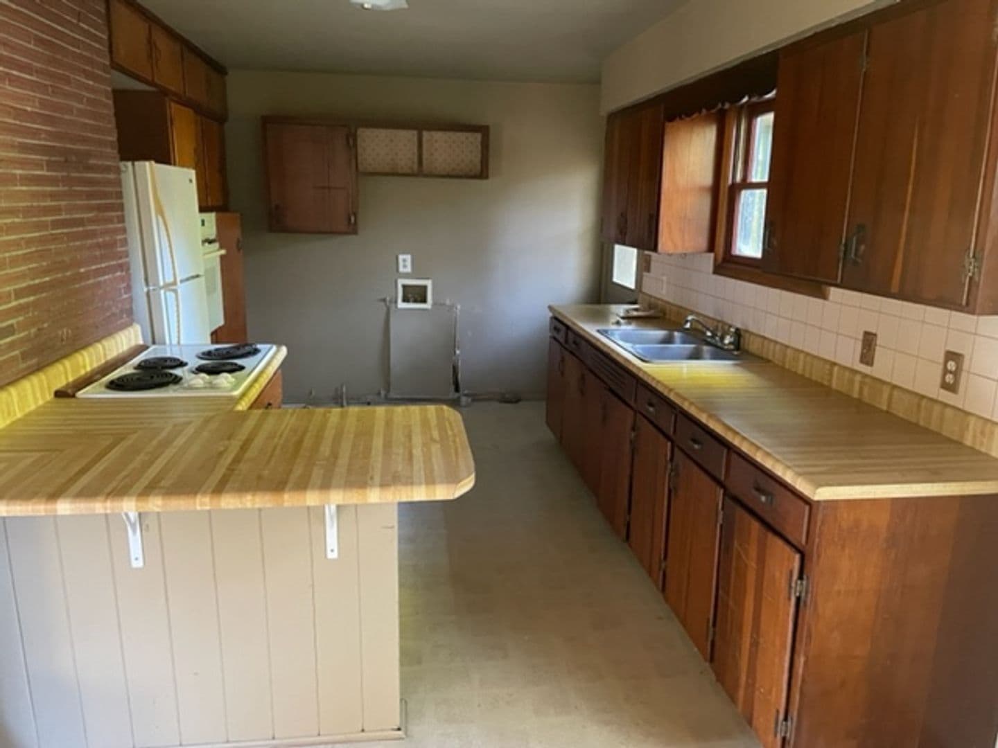 Medford Apartment: 871/871.5 Swing Lane