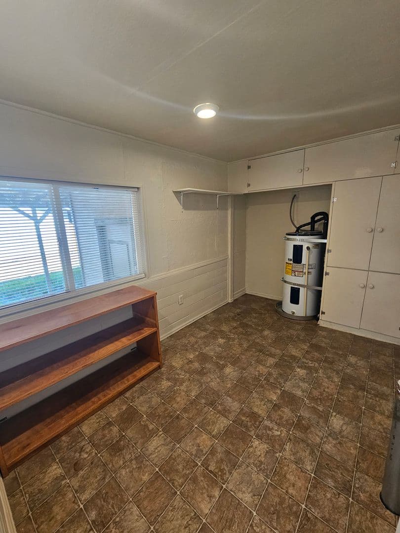 Medford House: 1122 W 11th Street