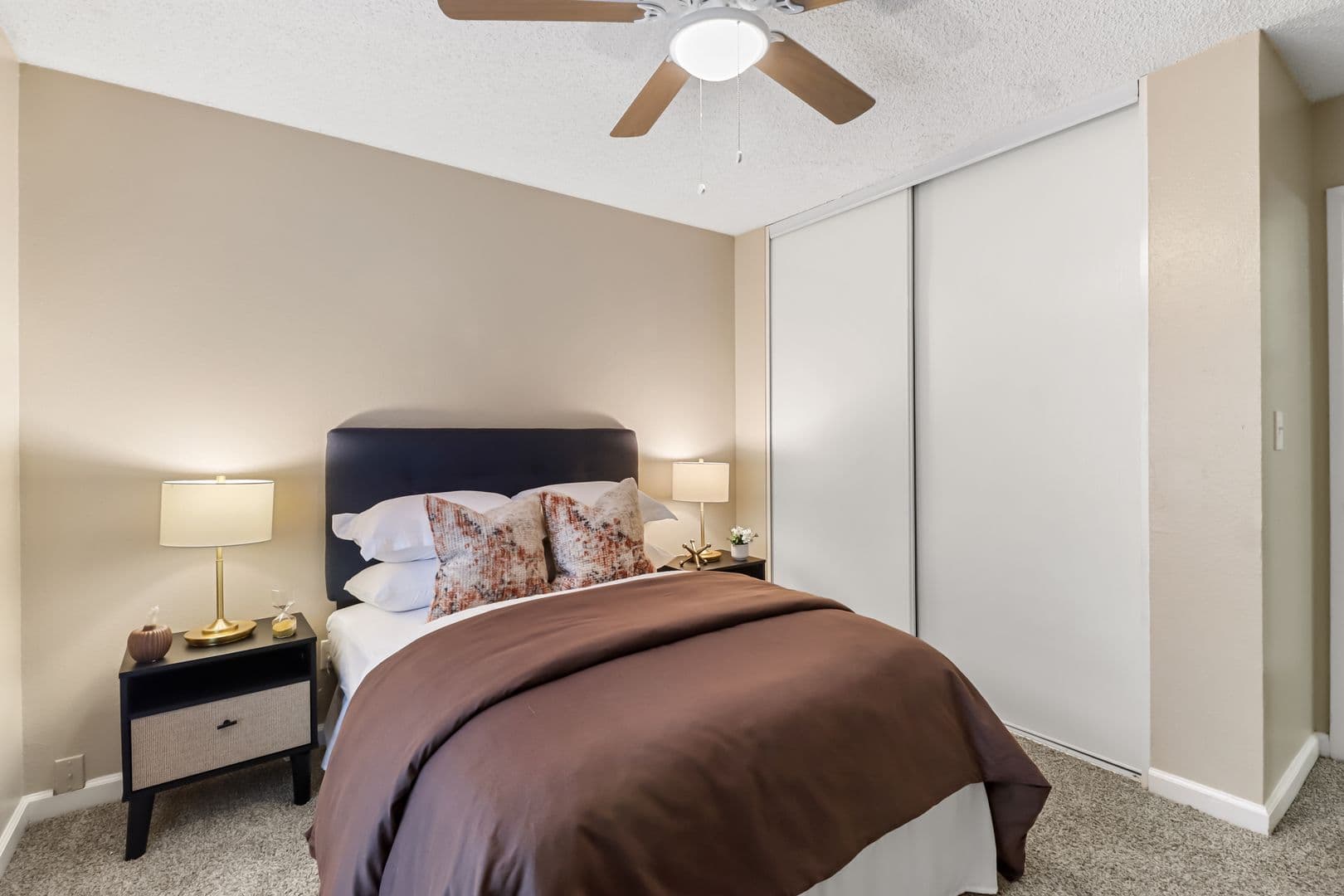 Carmichael Apartment: 8740 Fair Oaks Blvd.