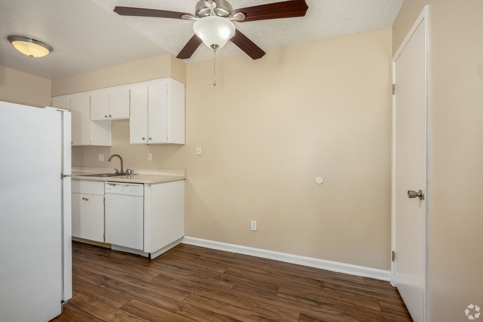Carmichael Apartment: 8740 Fair Oaks Blvd.
