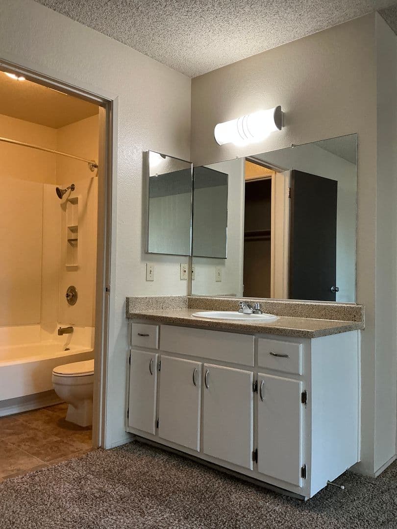 Sacramento Apartment: 8550 Florin Road
