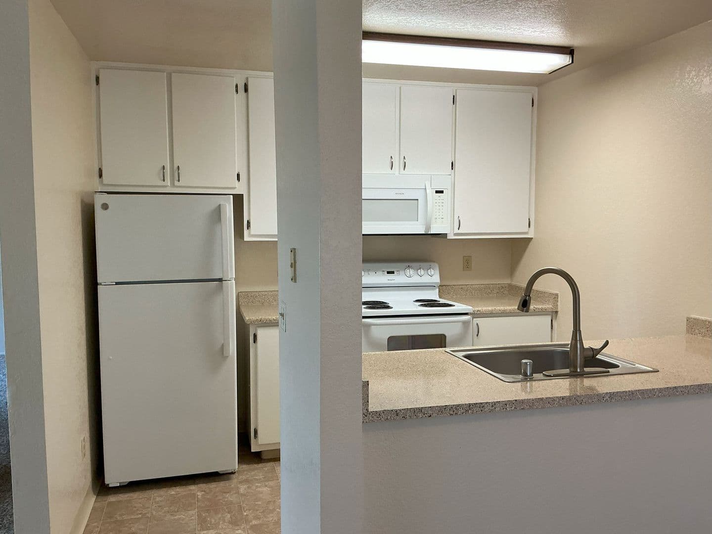 Sacramento Apartment: 8550 Florin Road