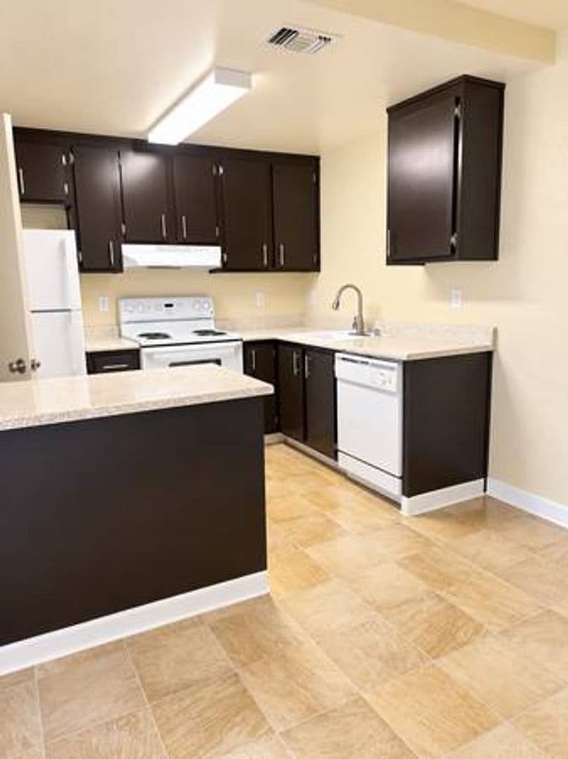Sacramento Apartment: 5341 Walnut Ave
