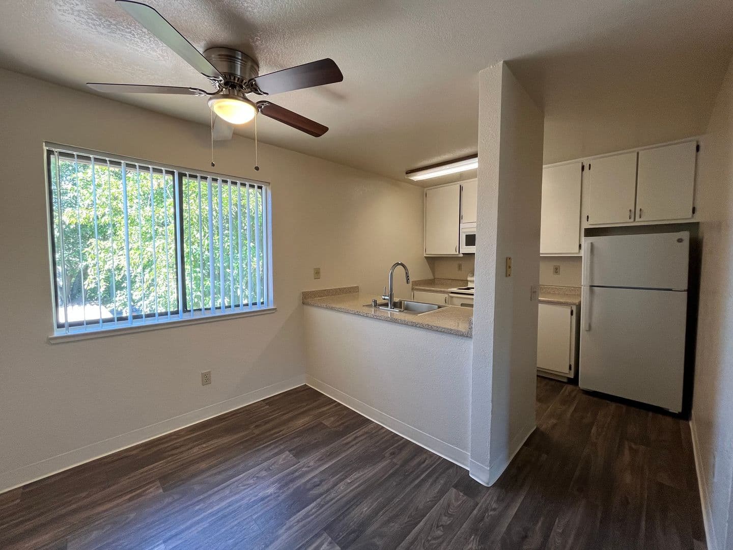 Sacramento Apartment: 8550 Florin Road