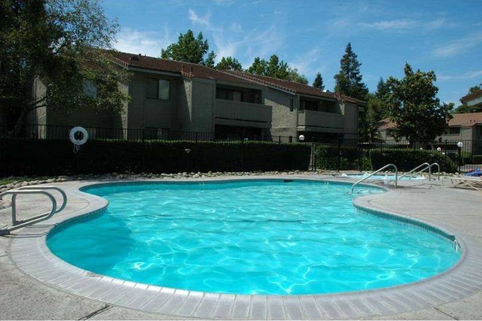 Sacramento Apartment: 8550 Florin Road