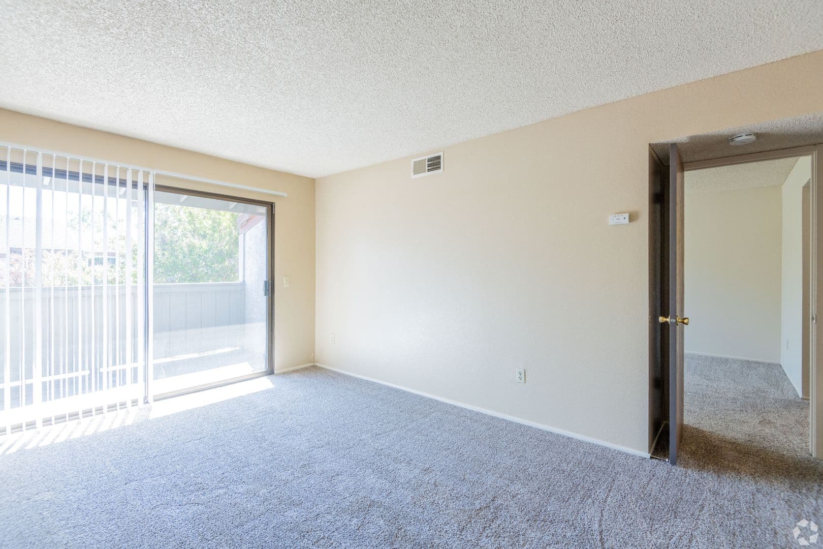 Sacramento Apartment: 8550 Florin Road