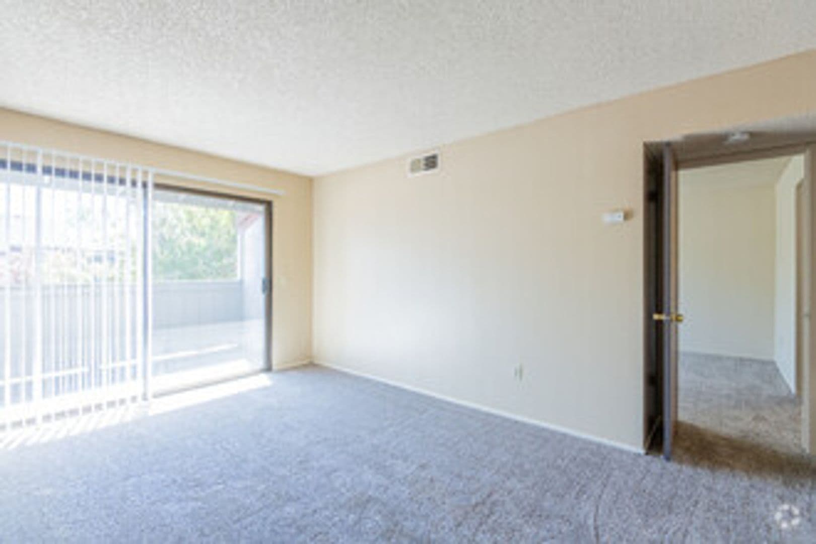 Sacramento Apartment: 8550 Florin Road
