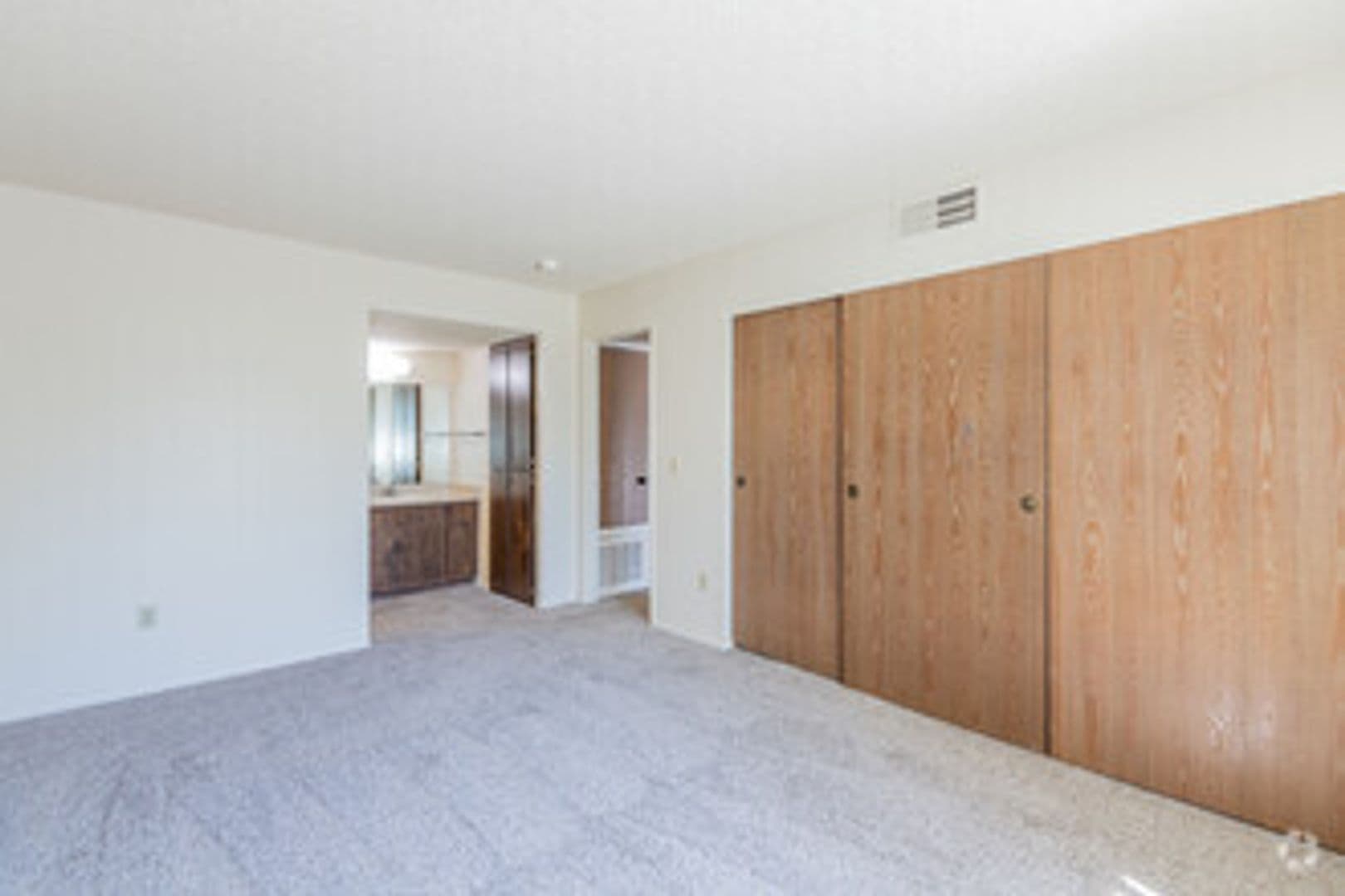 Sacramento Apartment: 8550 Florin Road