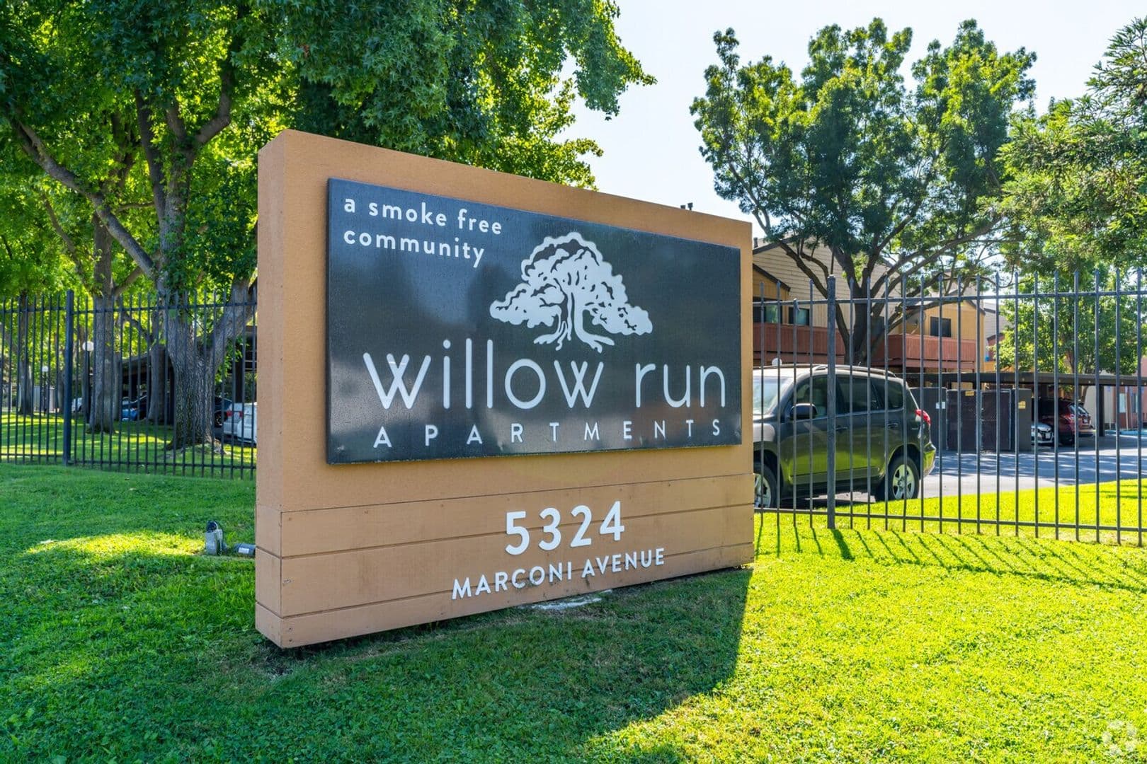 Carmichael Apartment: 5324 Marconi Ave. - 77
