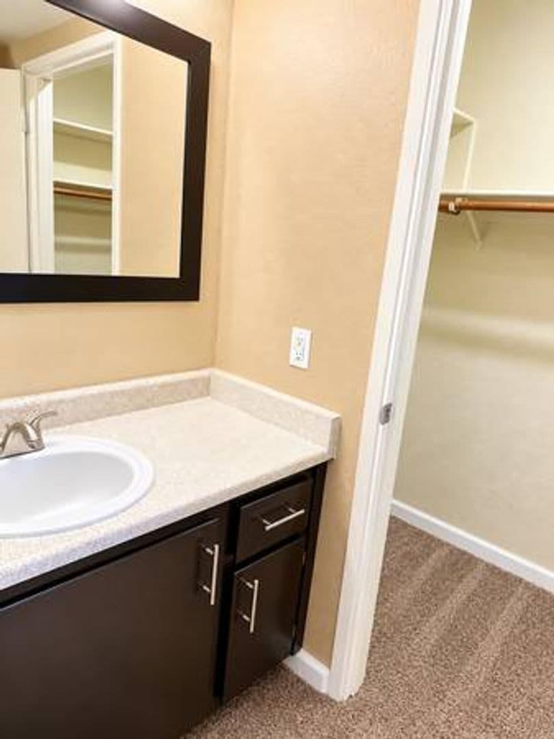 Sacramento Apartment: 5341 Walnut Ave