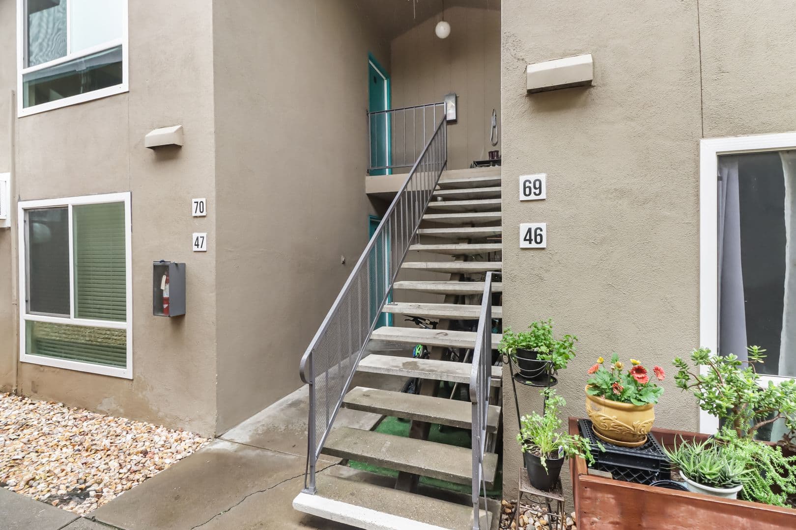 Carmichael Apartment: 8740 Fair Oaks Blvd.